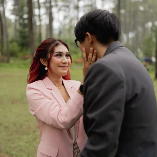Mempelay Wanita Ralvi Lingga Ariyan